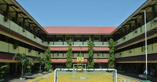 Gedung SMA Negeri 1 Remboken
